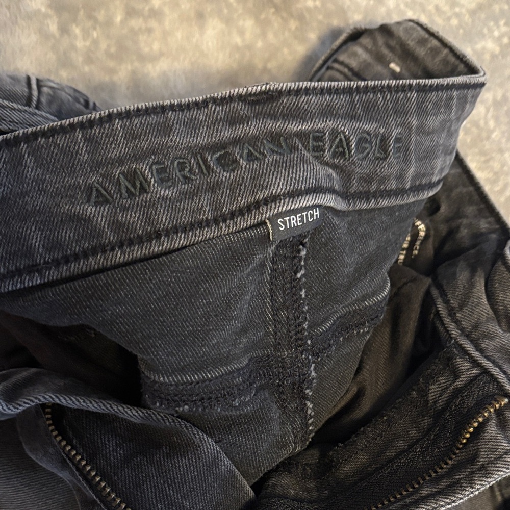 American Eagle Outfitters Charcoal Relaxed Jeans - Picture 2 of 5